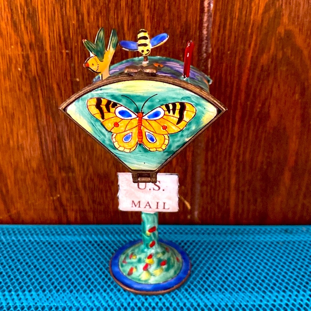 🐦‍⬛ 2001 Kelvin Chen Miniature Hand-painted Enamel Mailbox/Birdhouse Trinket Box
